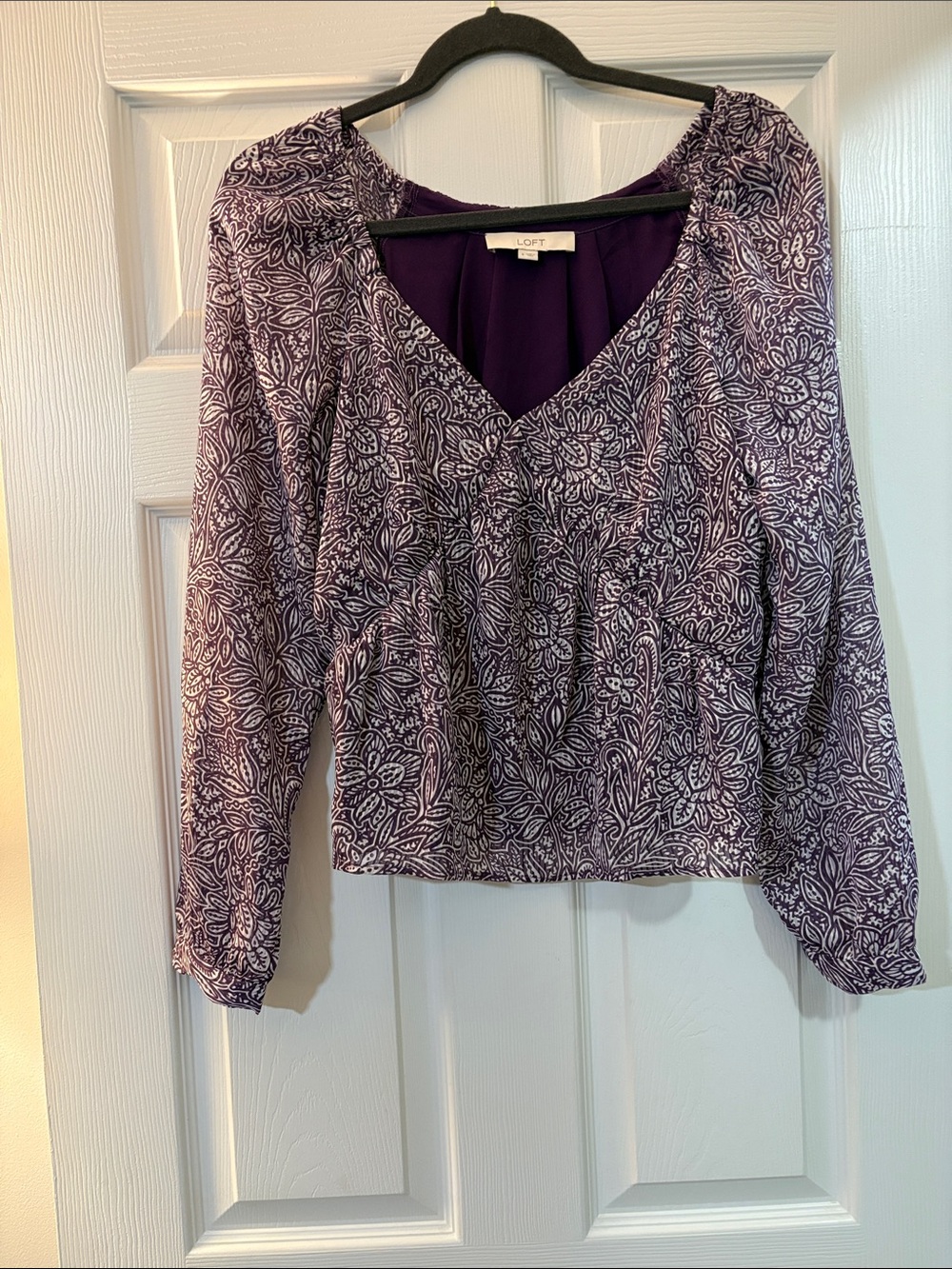NWOT LOFT Purple Paisley V-Neck Long Sheer Sleeve Blouse Small